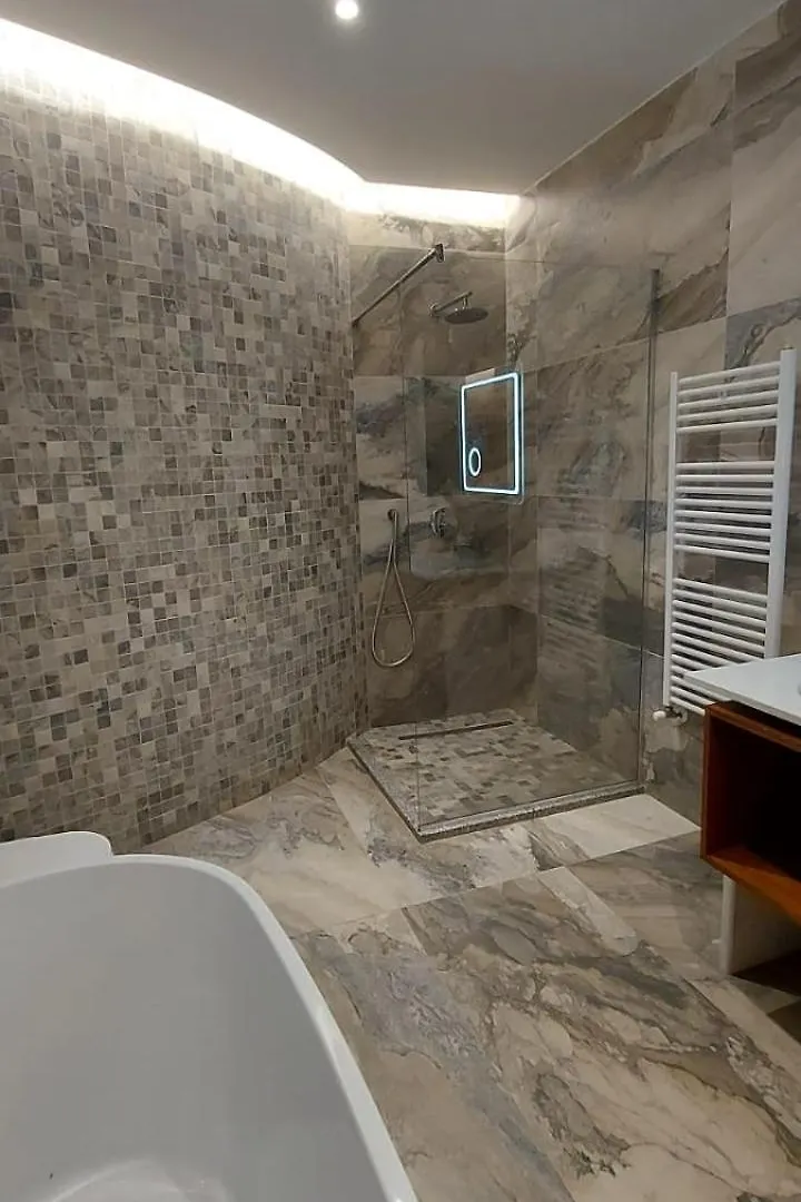 Hotel Shahini Shijak 3*,  알바니아