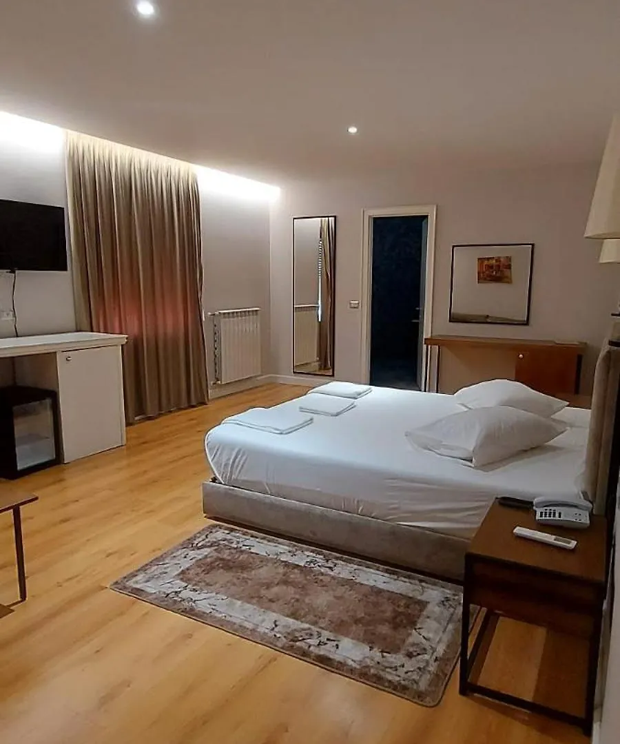 Hotel Shahini Shijak